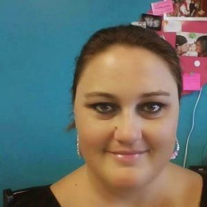 Meet your Posher, Desiree